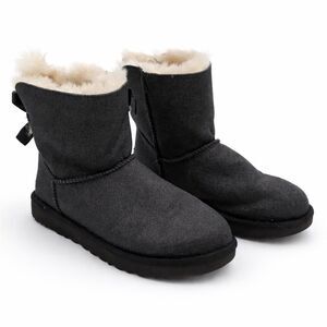 UGG Bailey Bow mini black glitter women’s size 8 like new condition